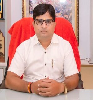 Manoj B Gehlot, Principal of Yadav Public School
